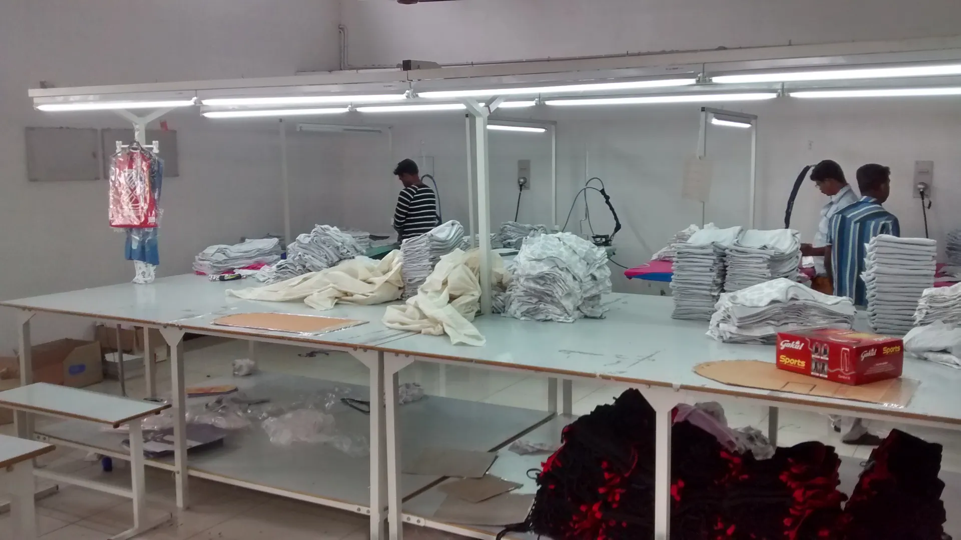 Checking & Packing Table