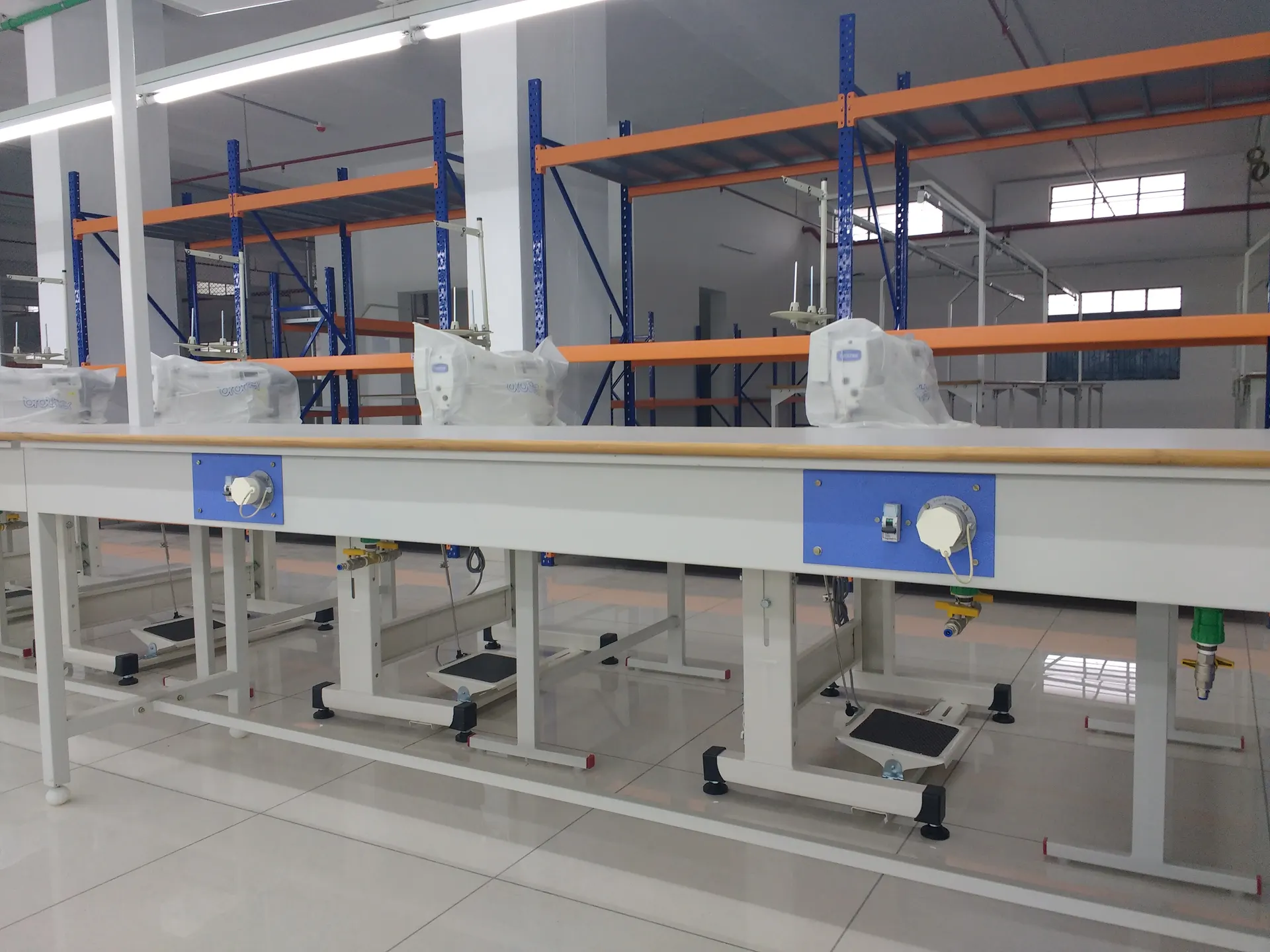 Power and Lighting Duct — view 3