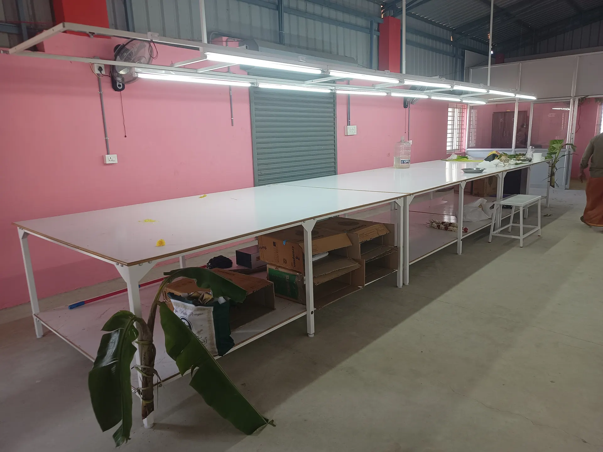 Lay Cutting Table — view 2